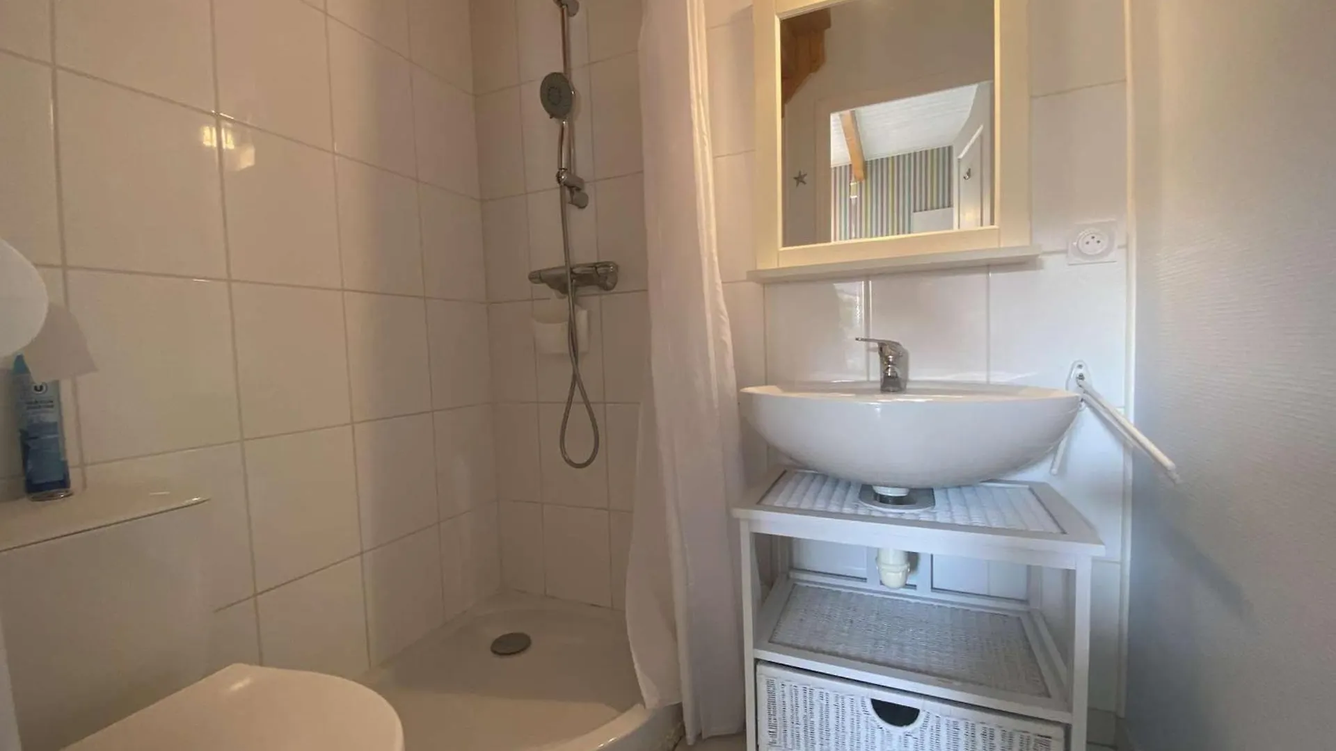 Semesterbostad Maison Bretonne A 200M De La Plage Saint-Guirec, Ploumanac'H, 2 Chambres, Jardin Ferme - Fr-1-368-124 Perros-Guirec