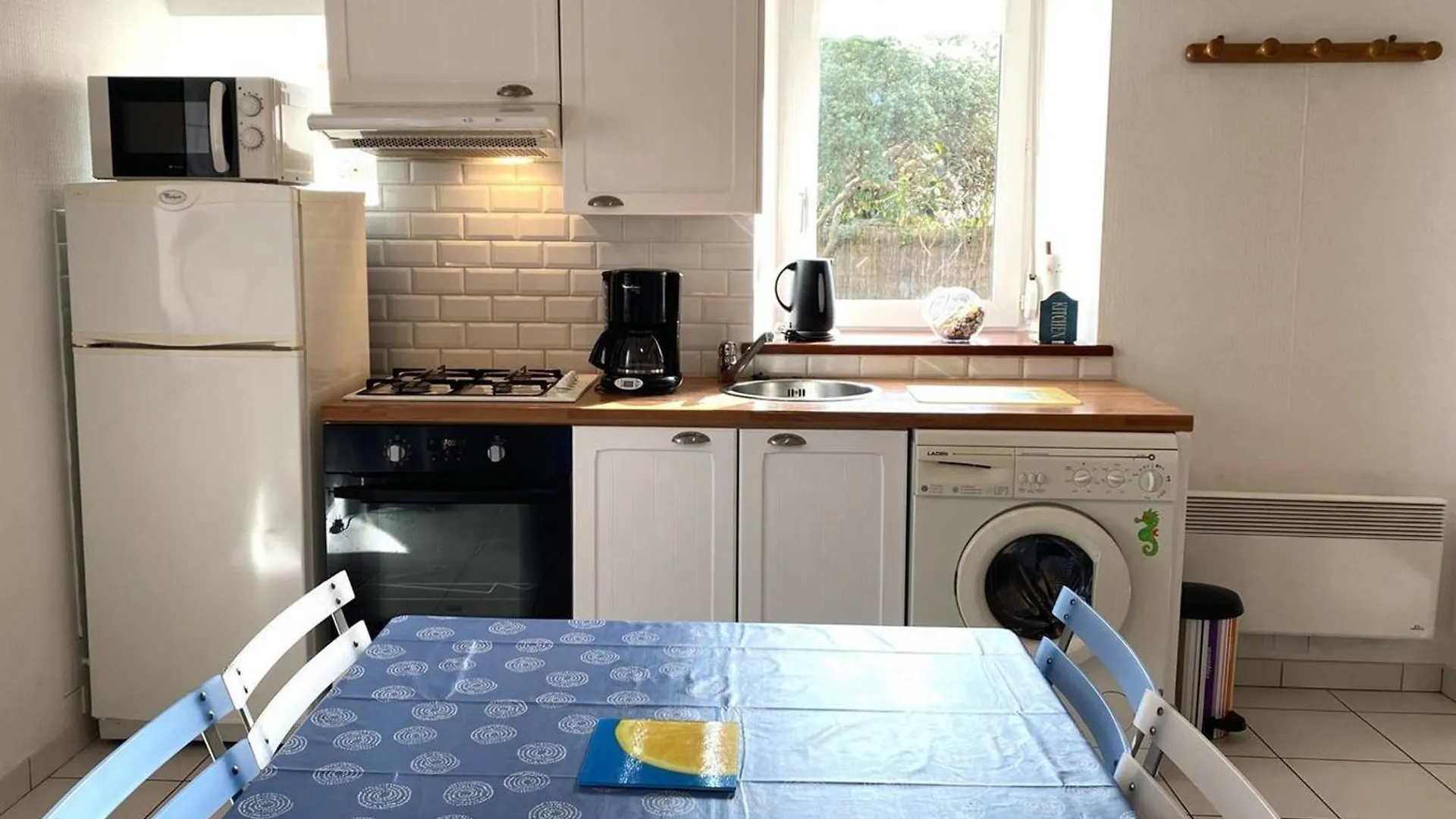Semesterbostad Maison Bretonne A 200M De La Plage Saint-Guirec, Ploumanac'H, 2 Chambres, Jardin Ferme - Fr-1-368-124 Perros-Guirec