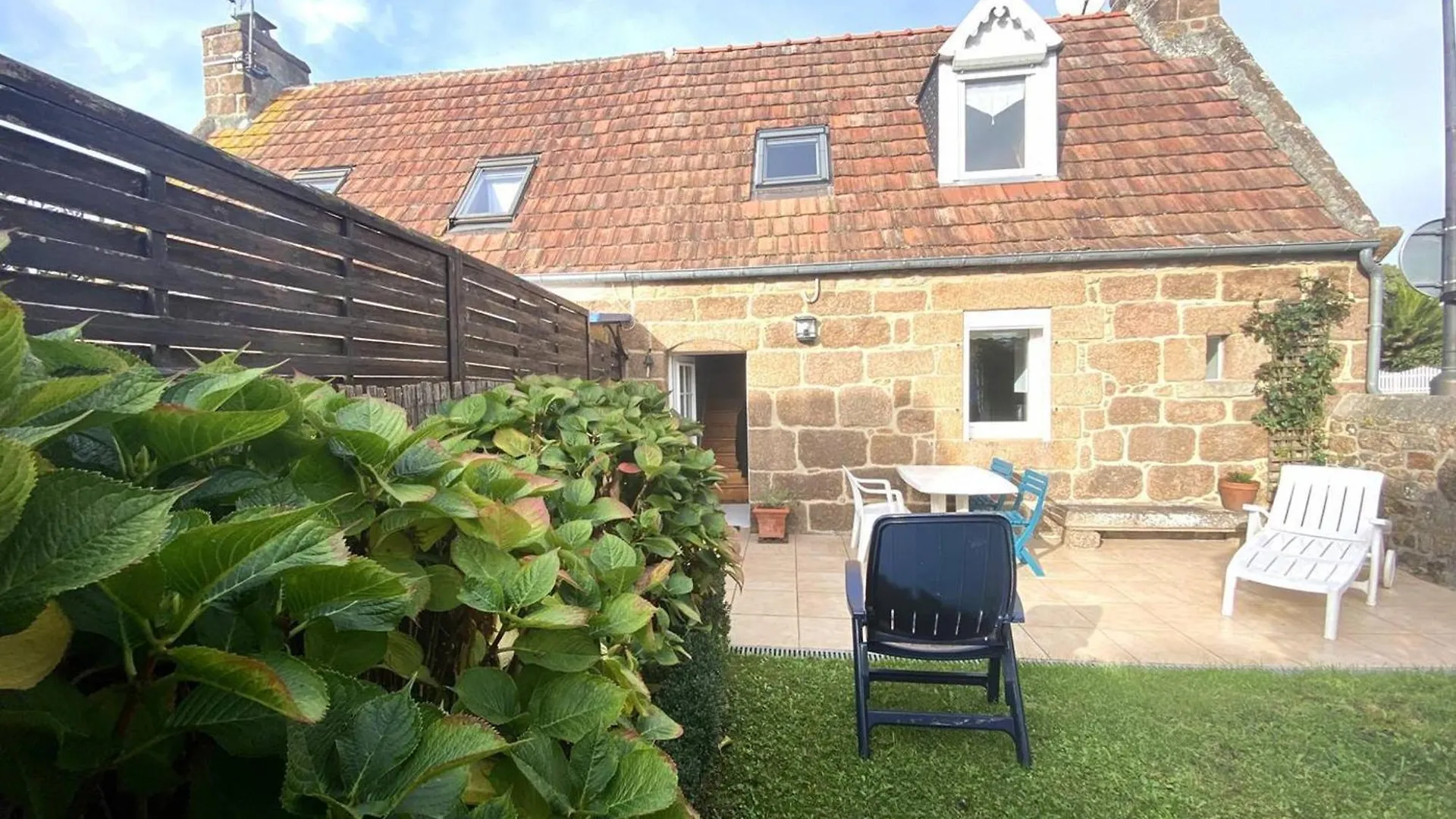 Maison Bretonne A 200M De La Plage Saint-Guirec, Ploumanac'H, 2 Chambres, Jardin Ferme - Fr-1-368-124 Perros-Guirec Frankrike